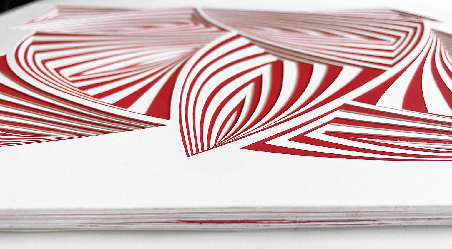 « Red White All Over - In », sculpture murale en relief en papier découpé à la main, abstrait - Abstrait Sculpture par Elizabeth Gregory-Gruen
