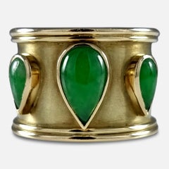 Elizabeth II 18ct Yellow Gold Nephrite Jade Ring