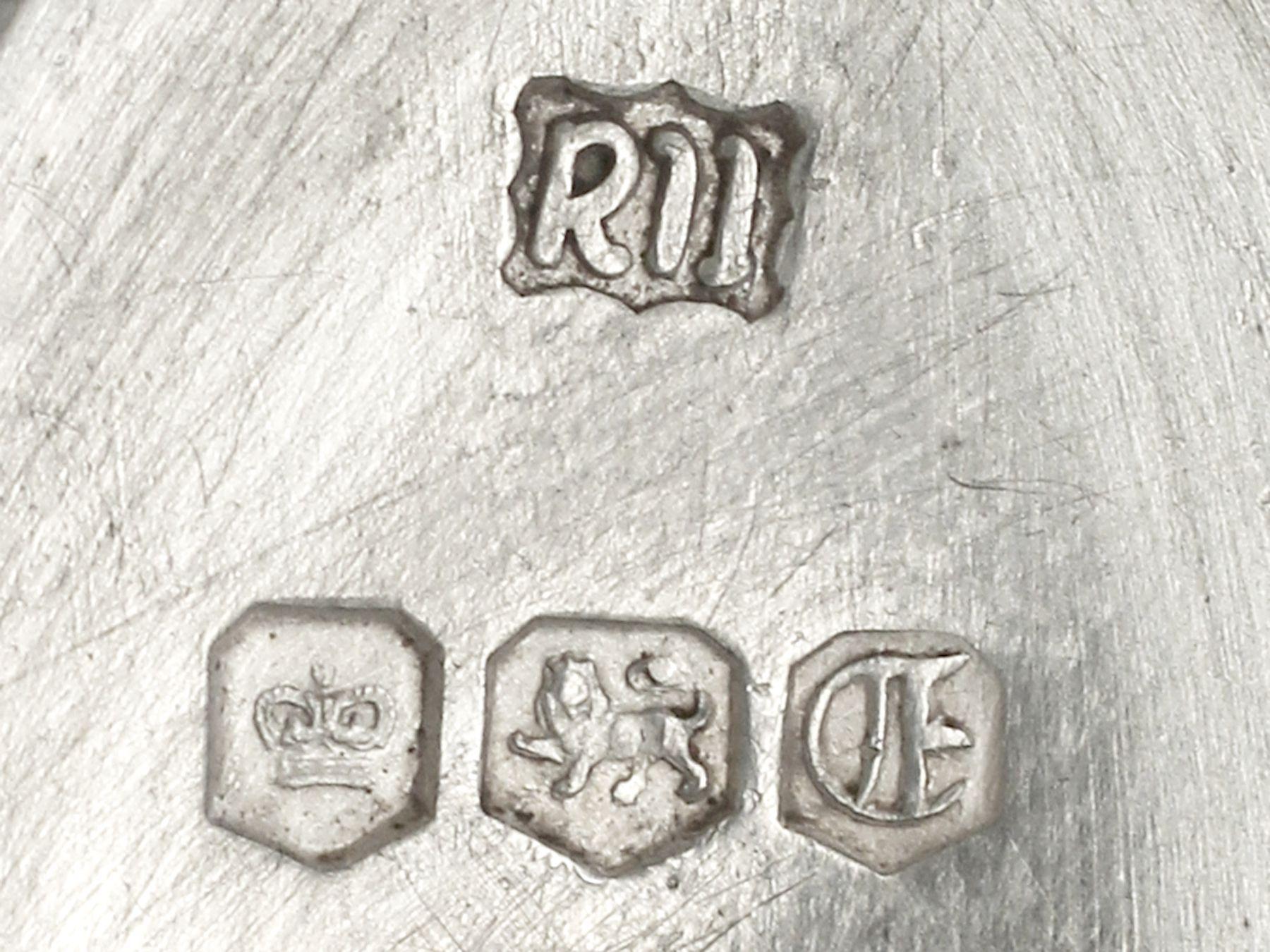 Set di condimenti in argento sterling in stile Elizabeth II Design in vendita 1