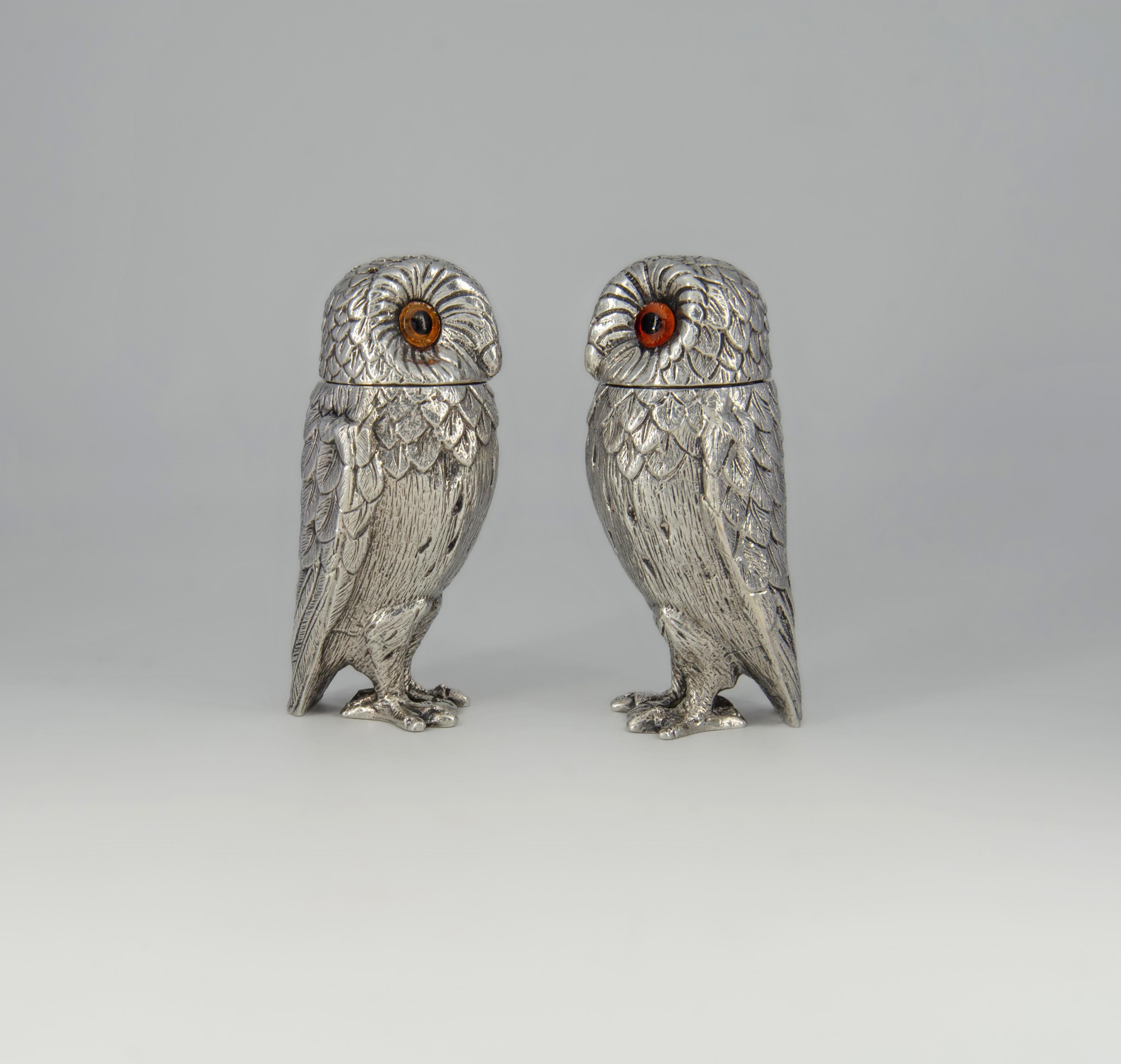 Elizabeth II English Silver Owl Salt & Pepper Set By Richard Comyns London 1960 In Good Condition For Sale In Norwich, GB