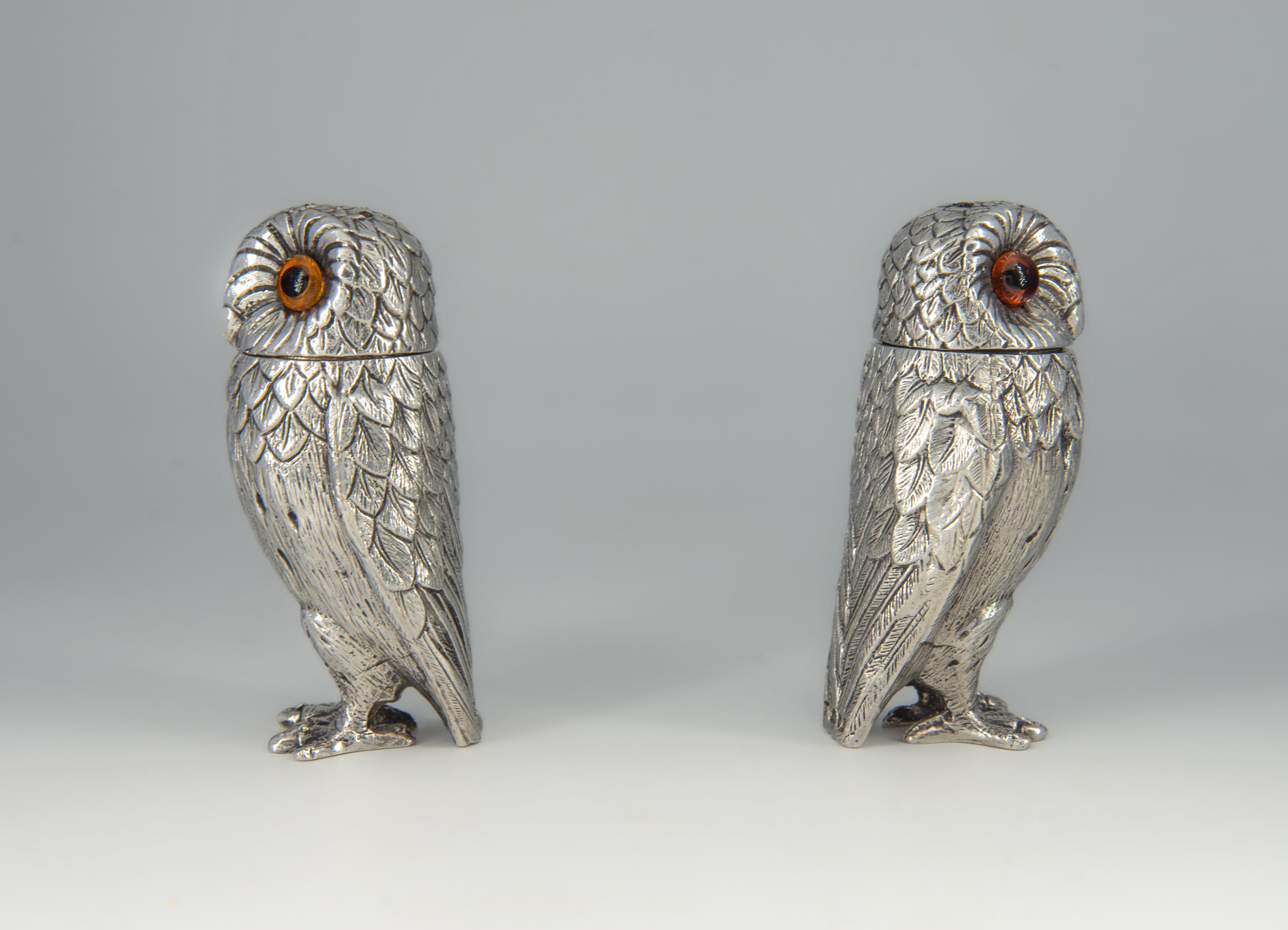 20th Century Elizabeth II English Silver Owl Salt & Pepper Set By Richard Comyns London 1960 For Sale