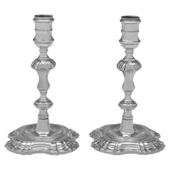 Elizabeth II period cast pair of sterling silver candlesticks - Hallmarked 1961