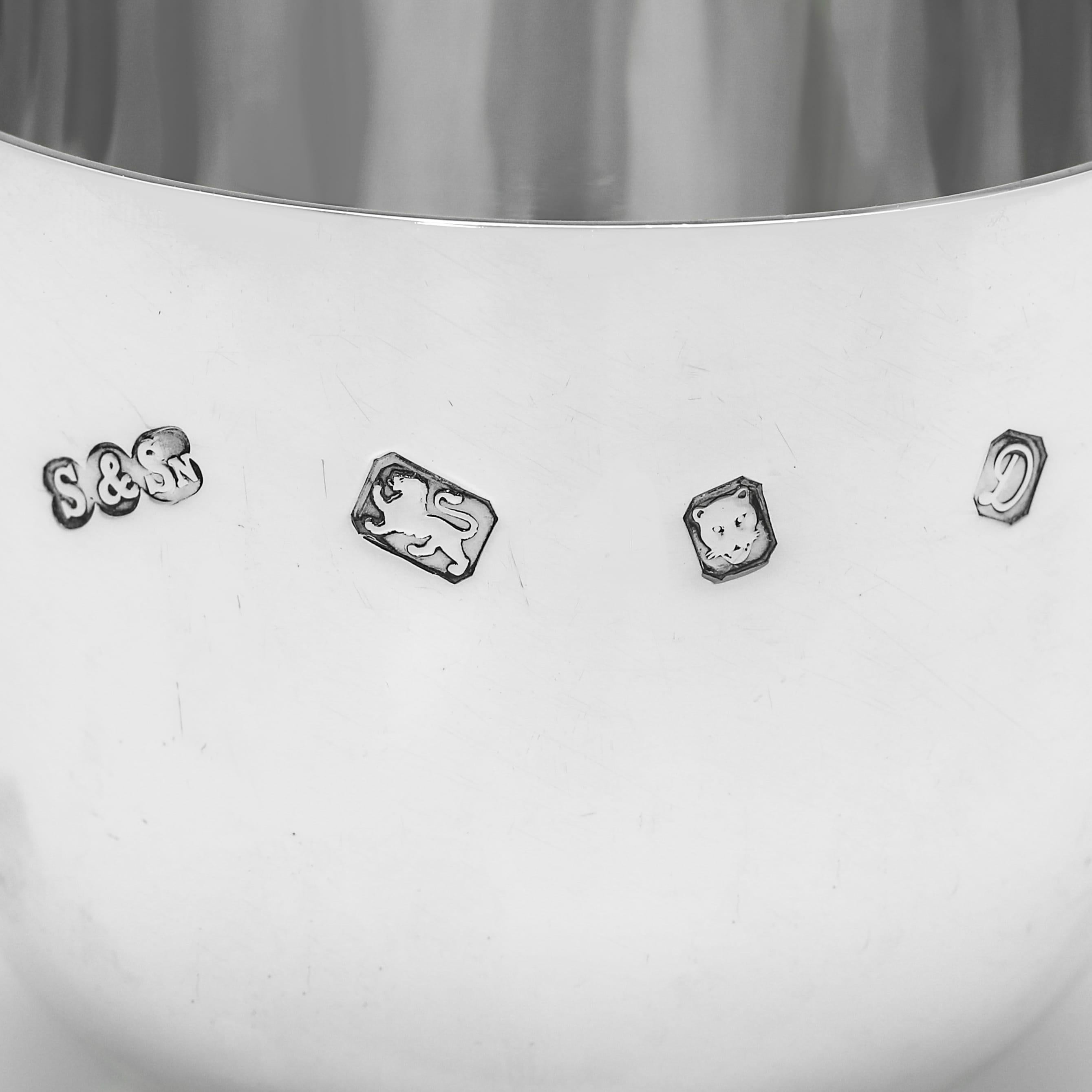 English Elizabeth II period sterling silver tumbler cup made by Spink & Son in 1978