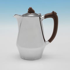 Servizio da tè e caffè da 4 pezzi in argento sterling “Elizabeth II”, Barker Brothers, 1960