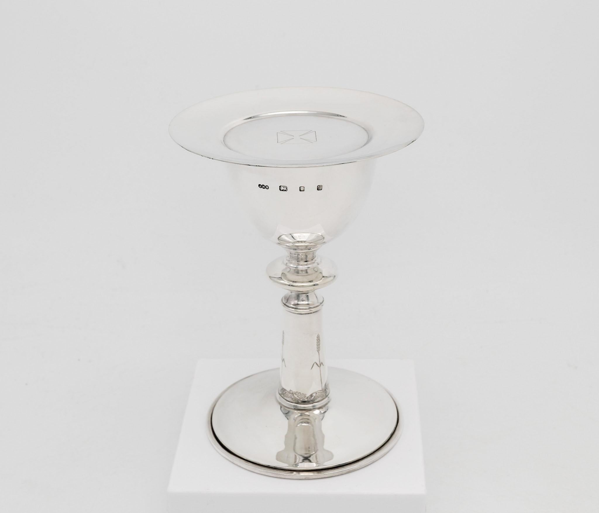 Cáliz y patena de plata de ley Isabel II Londres 1985 Victoriano en venta