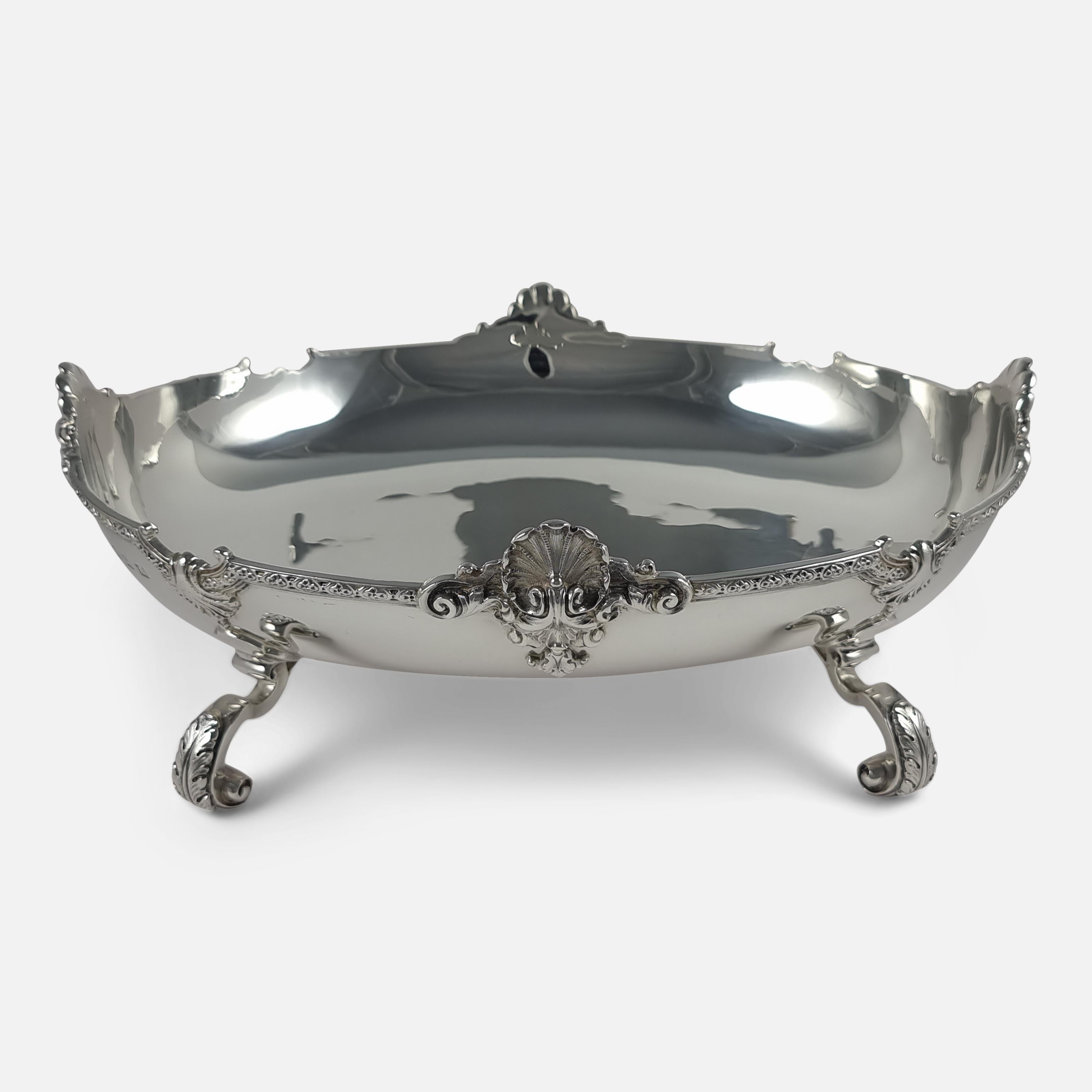 Elizabeth II Sterling Silver Dish, Adie Brothers, 1961 In Good Condition For Sale In Glasgow, GB