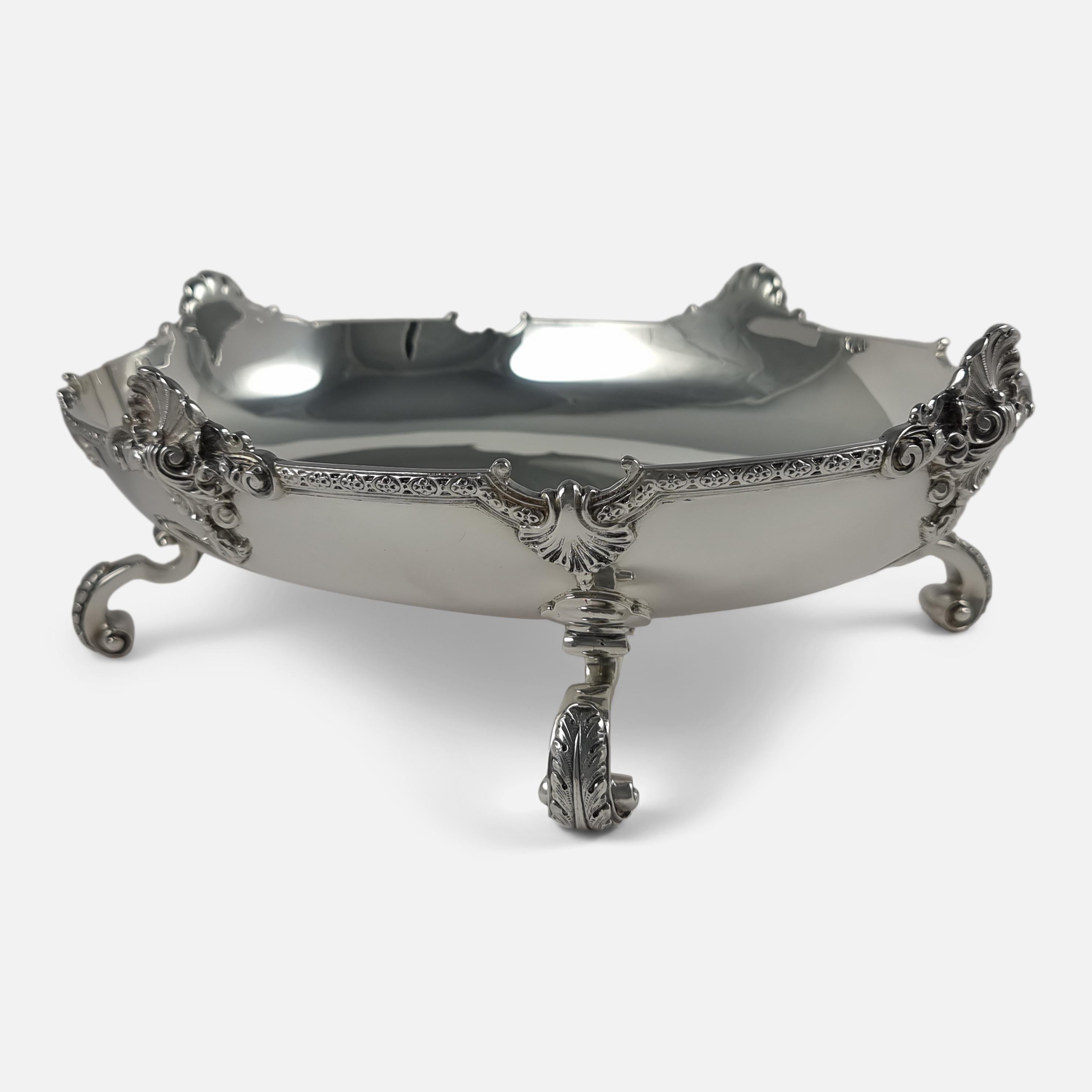 Mid-20th Century Elizabeth II Sterling Silver Dish, Adie Brothers, 1961 For Sale