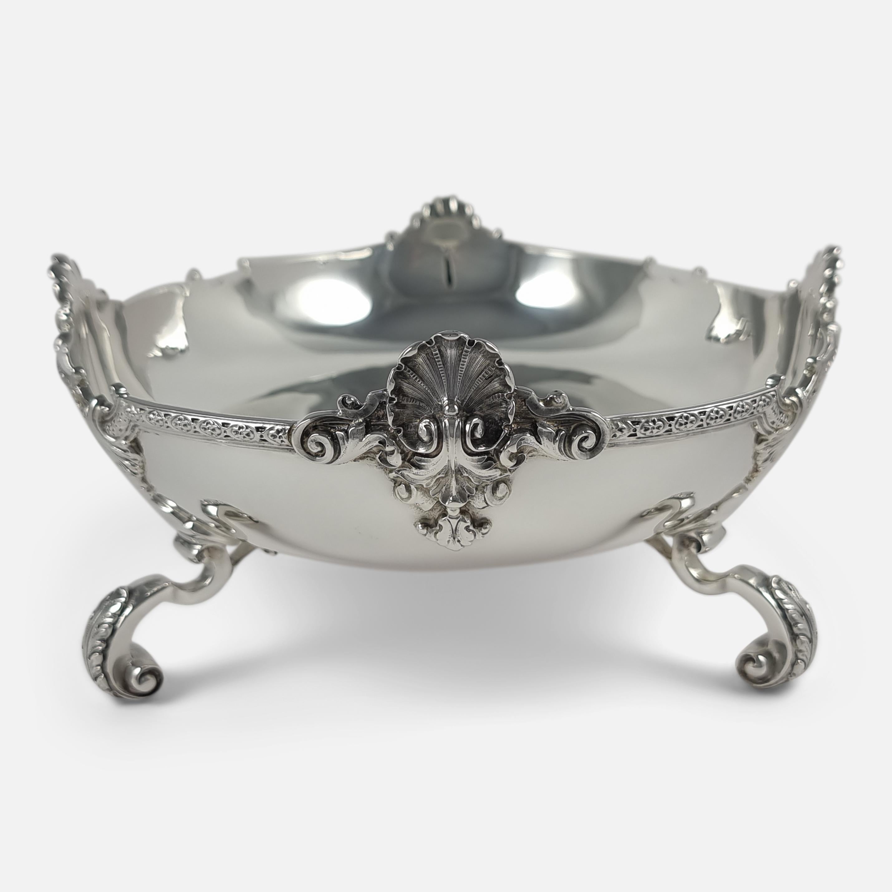 Elizabeth II Sterling Silver Dish, Adie Brothers, 1961 For Sale 1