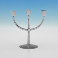 Coppia di candelabri in argento Sterling Elizabeth II, Elkington & Co., 1960