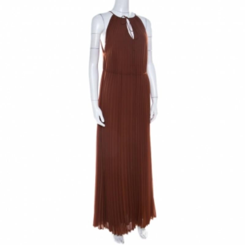 Marrone Elizabeth & James Cinnamon Brown Maxi Dress Cadence in chiffon plissettato S in vendita