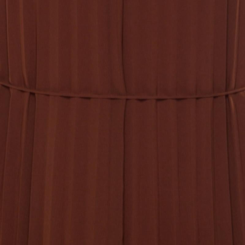 Donna Elizabeth & James Cinnamon Brown Maxi Dress Cadence in chiffon plissettato S in vendita