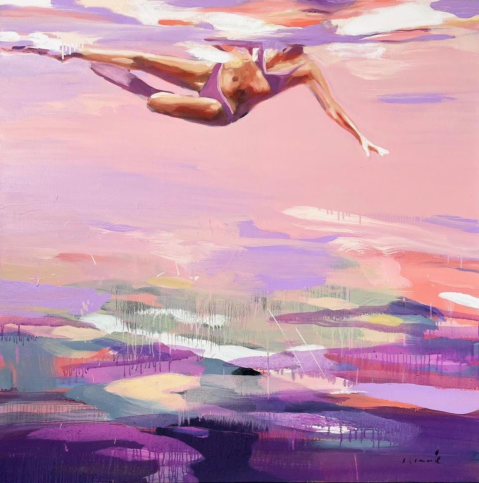 Elizabeth Lennie Abstract Painting – Abstraktes Ölgemälde „Paradise“ einer Frau, die über rosa und violettem Wasser schwimmt
