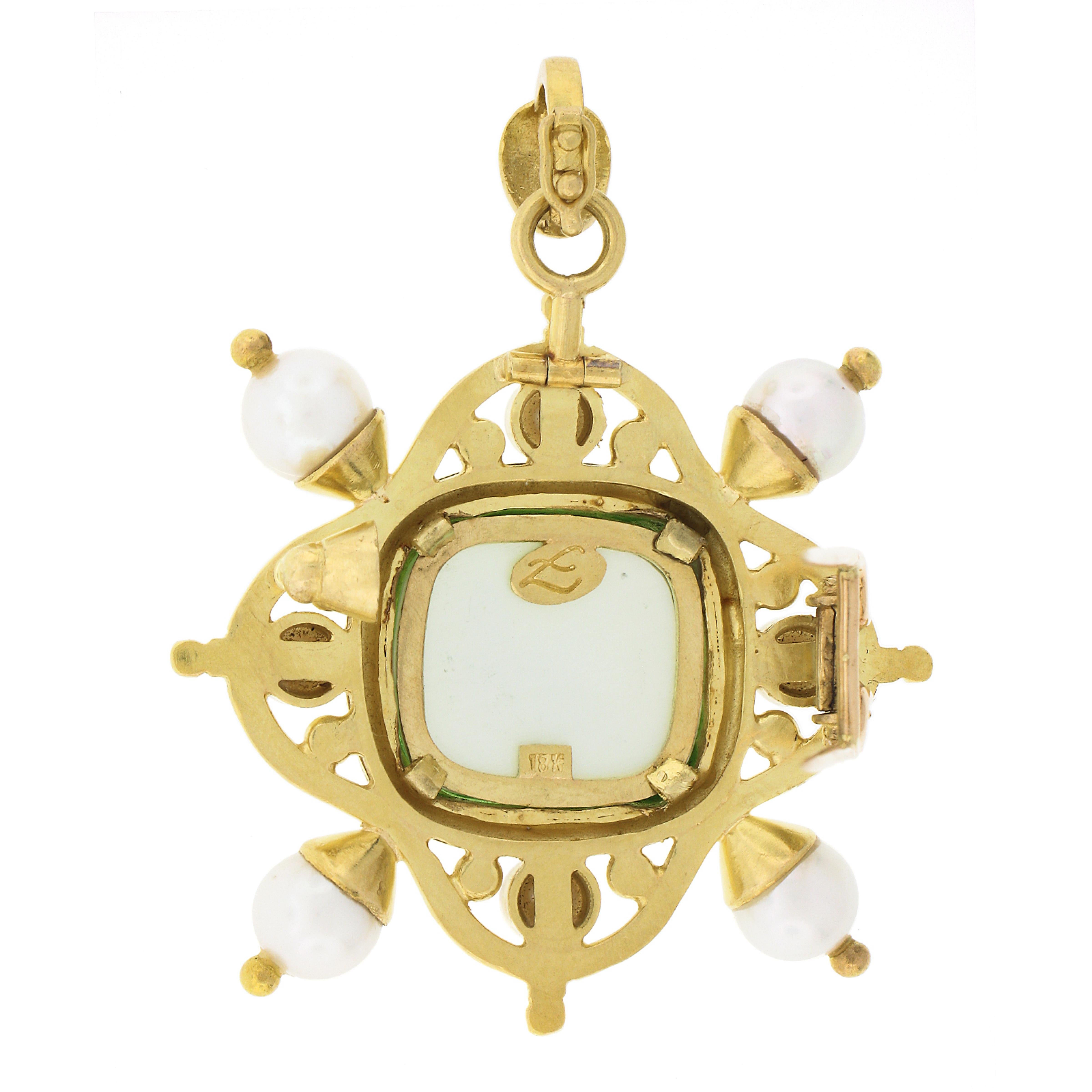 Elizabeth Locke: 18 Karat Gold geschnitztes grünes Glas-Intaglio mit Perlen-Anstecknadelbrosche im Zustand „Hervorragend“ im Angebot in Montclair, NJ