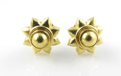 Elizabeth Locke 18 Karat Hammered Yellow Gold Chunky Flower Earrings