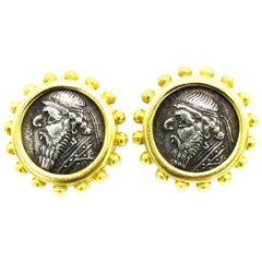 Elizabeth Locke Boucles d'oreilles anciennes en or jaune 18 carats avec pièce de monnaie