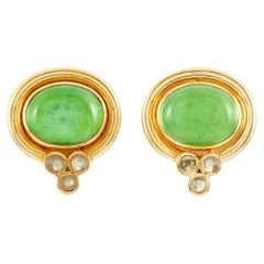 Pendientes Elizabeth Locke de oro amarillo de 18k con incrustación de cristal verde y acento de peridoto