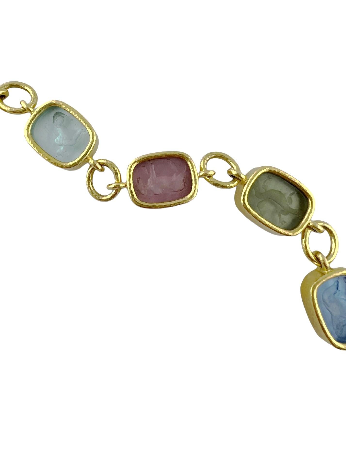 Elizabeth Locke: Elizabeth Locke Armband aus 18 Karat Gelbgold mit Intaglio-Glas „Antique Animals“ Damen