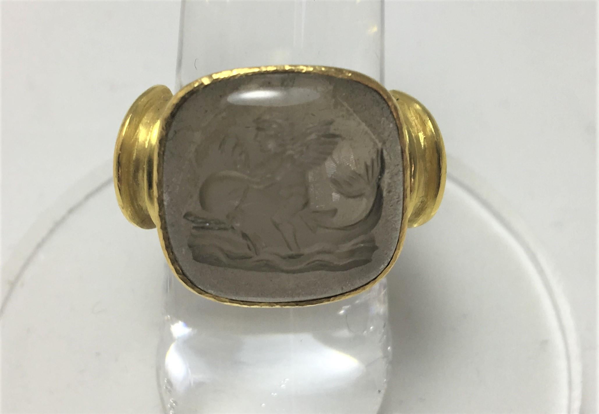 Elizabeth Locke Jewels
Hand Made 19 Karat Yellow Gold  Ring
Venetian Glass Intaglio Ring 