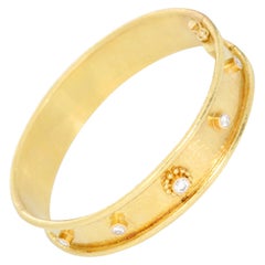 Elizabeth Locke 19 Karat Yellow Gold Bangle Bracelet