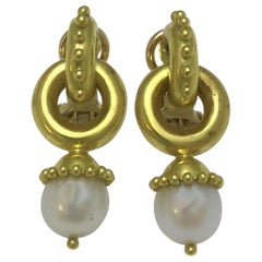 Elizabeth Locke 19 Karat Yellow Pearl Drop Earring