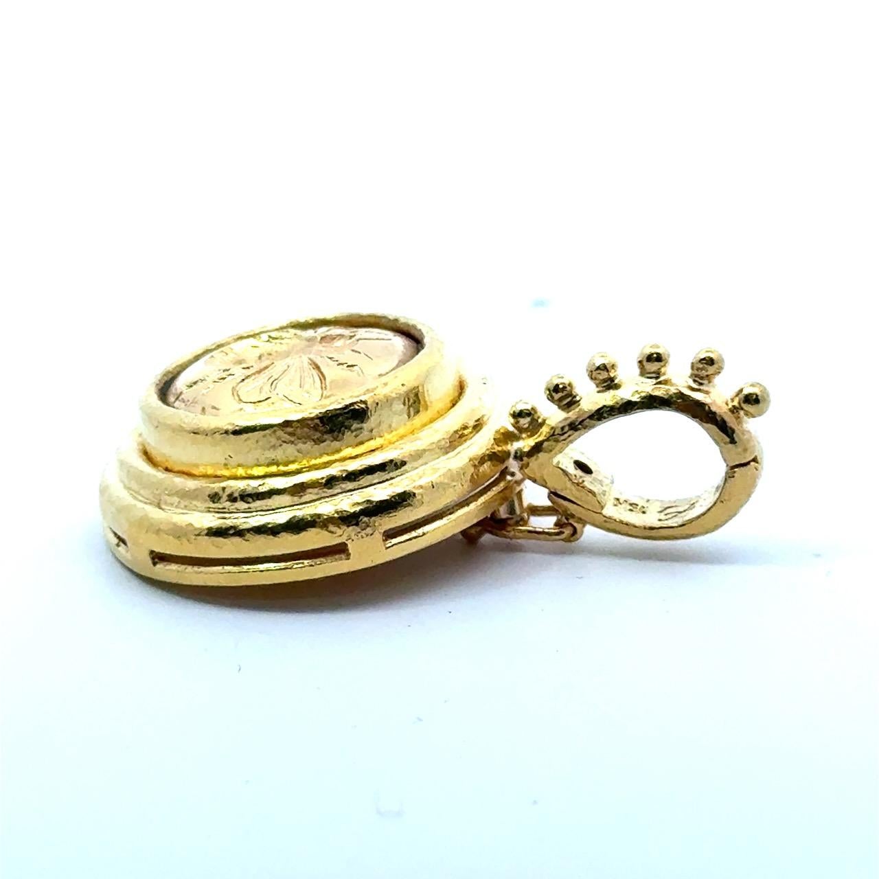 Pendentif abeille en or 19K d'Elizabeth Locke en vente 2