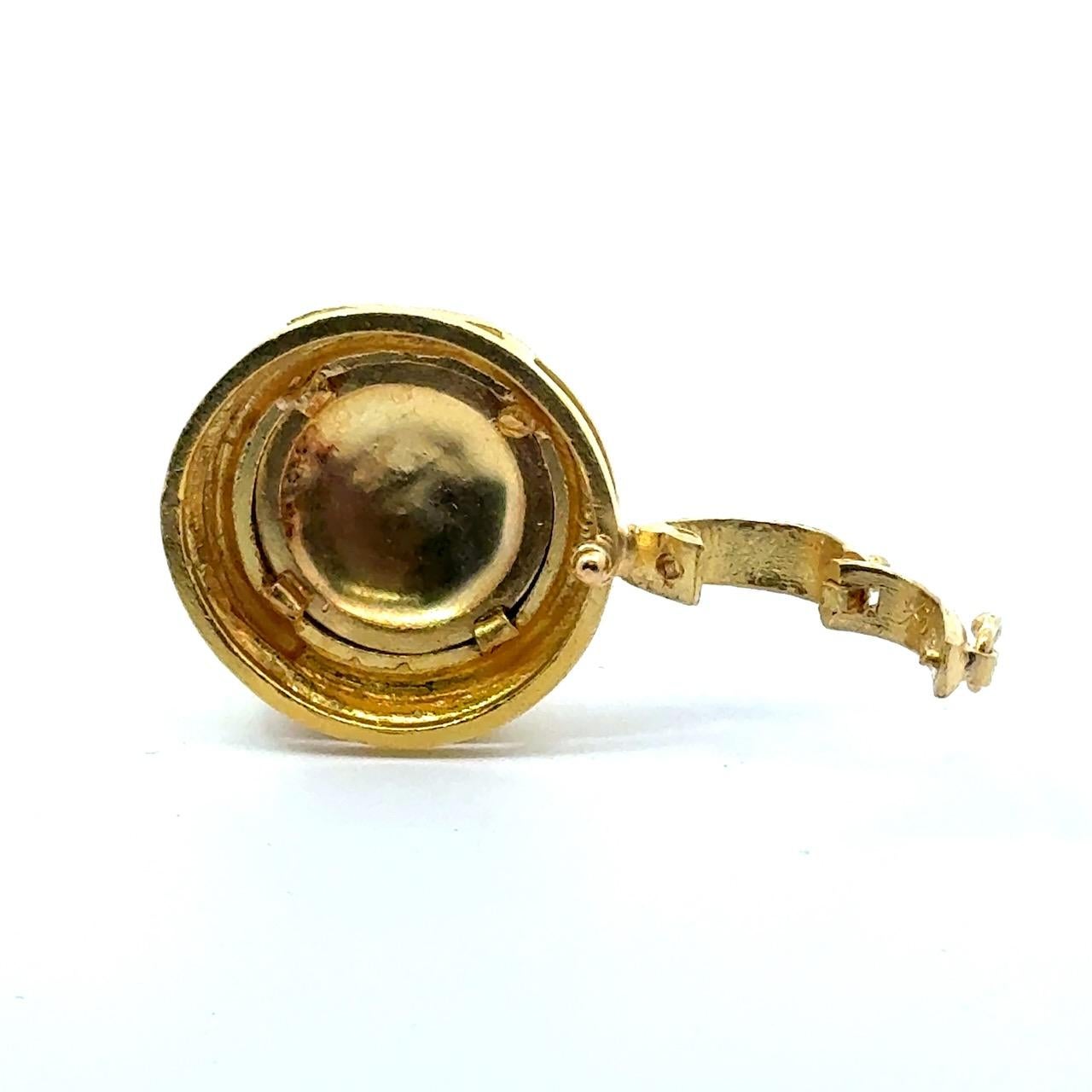 Pendentif abeille en or 19K d'Elizabeth Locke en vente 5