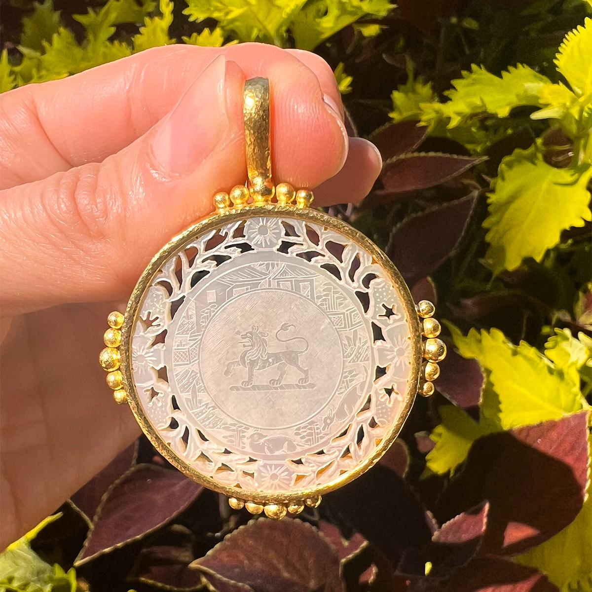Elizabeth Locke 19k Gold Chinese Gambling Counter Pendant In Excellent Condition In Palm Beach, FL