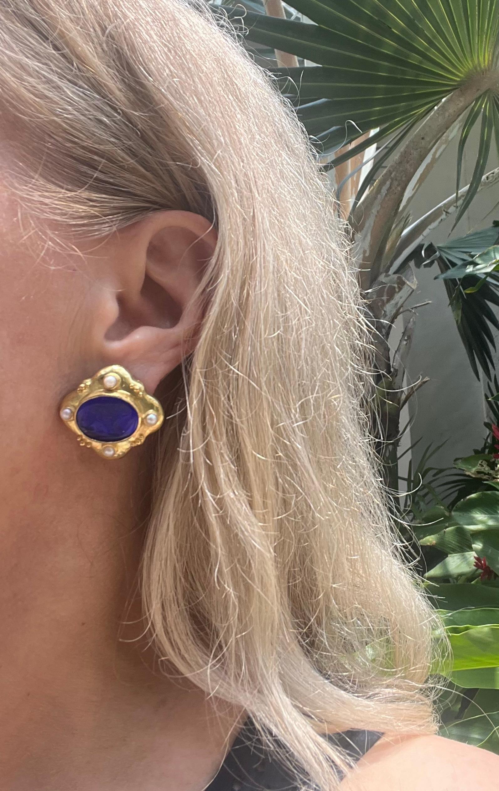 Elizabeth Locke 19k Gold Dark Blue Bear Intaglio Pearl Earrings 1