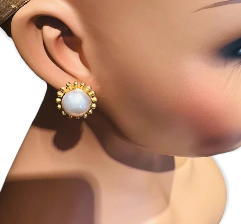 Elizabeth Locke 19K Hammered Yellow Gold Mabe Pearl Earrings 5