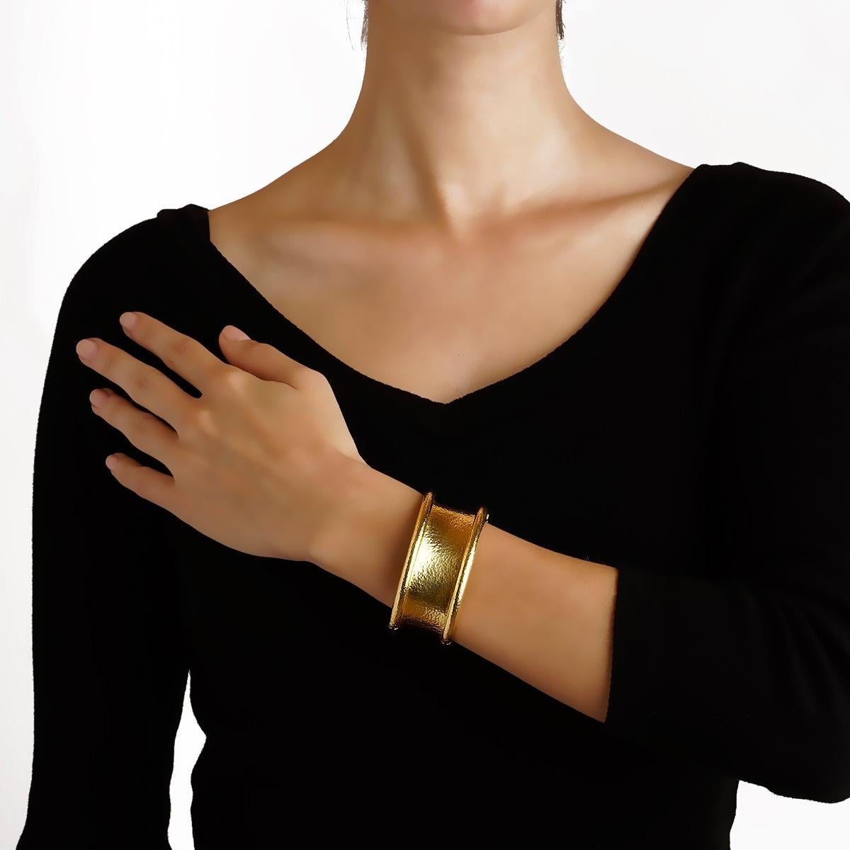 elizabeth locke gold bracelets