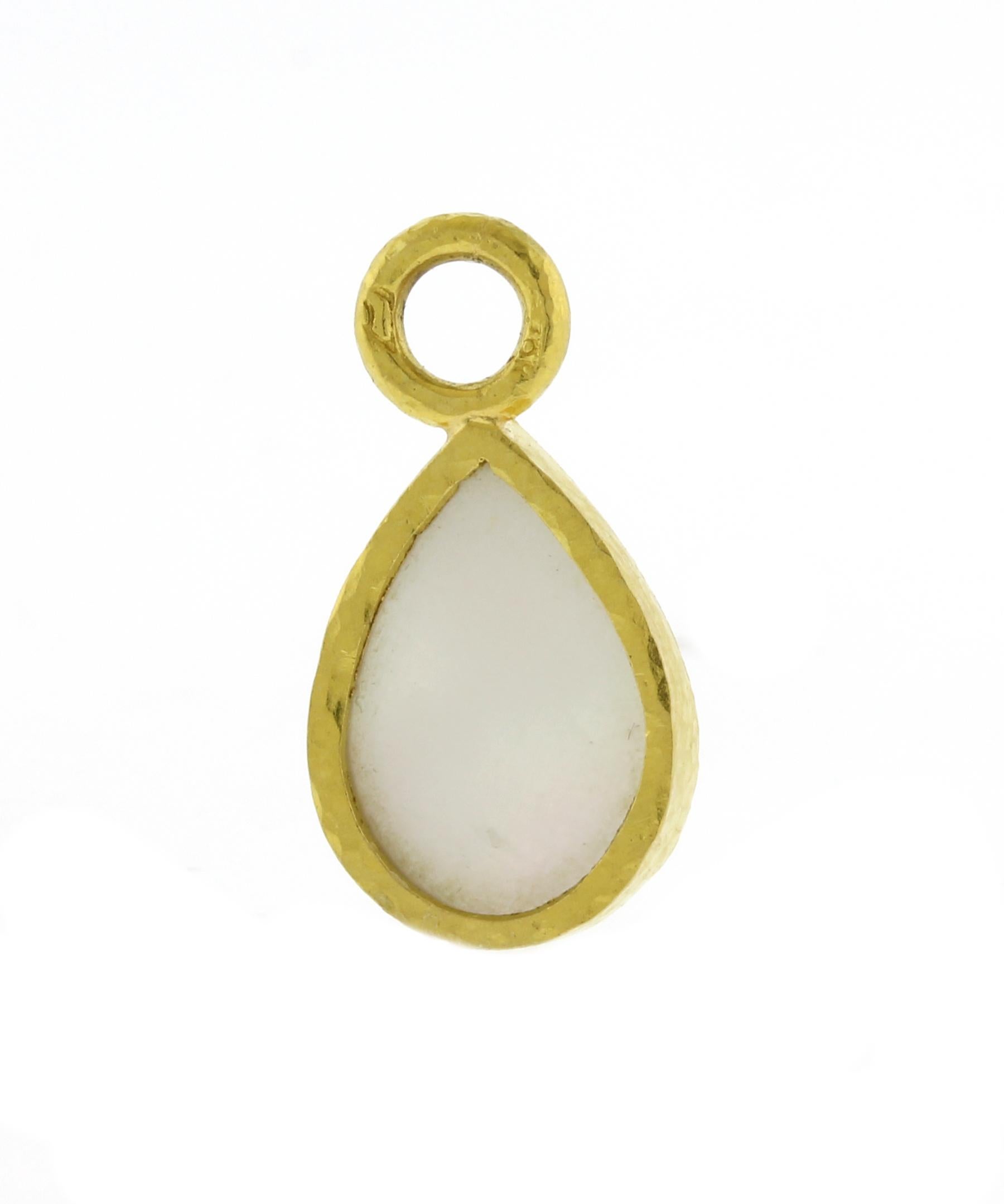 Elizabeth Locke, orecchini con charme in vetro veneziano blu acqua 19kt In condizioni buone in vendita a Bethesda, MD