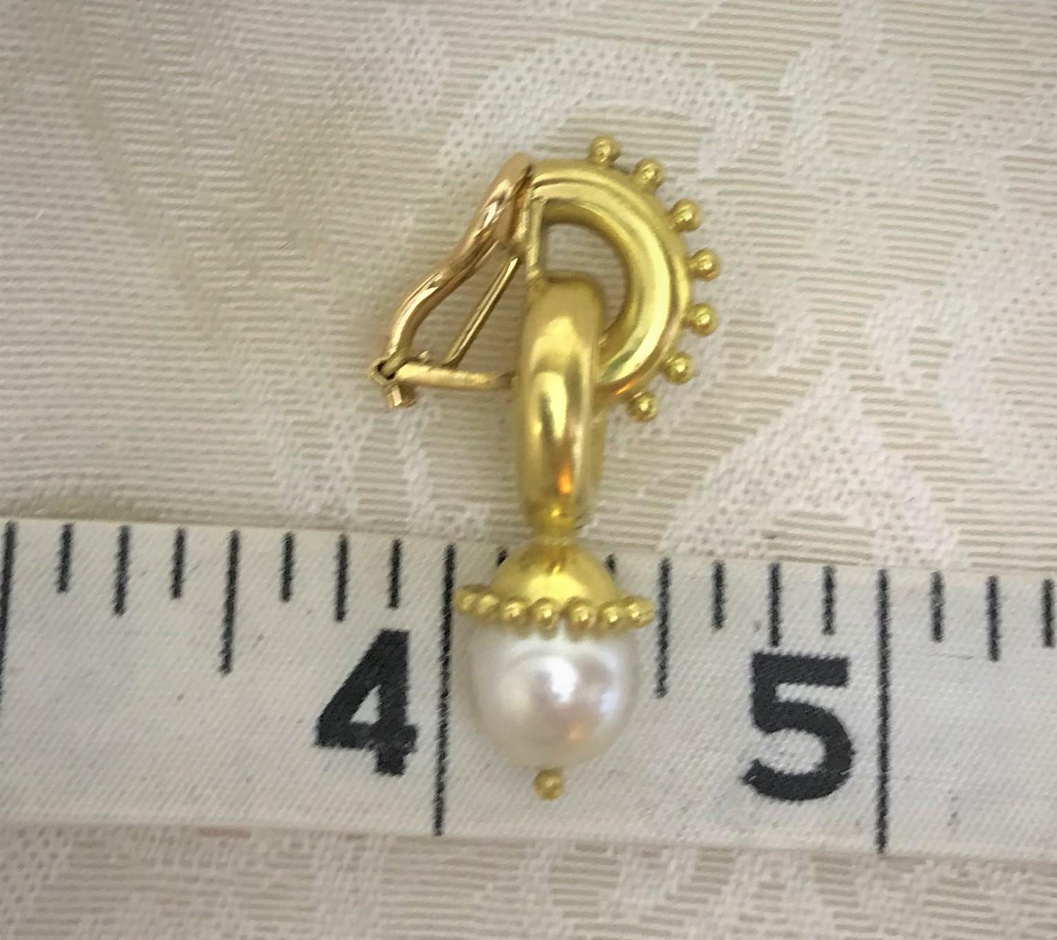 Elizabeth Locke 19 Karat Yellow Pearl Drop Earring 1