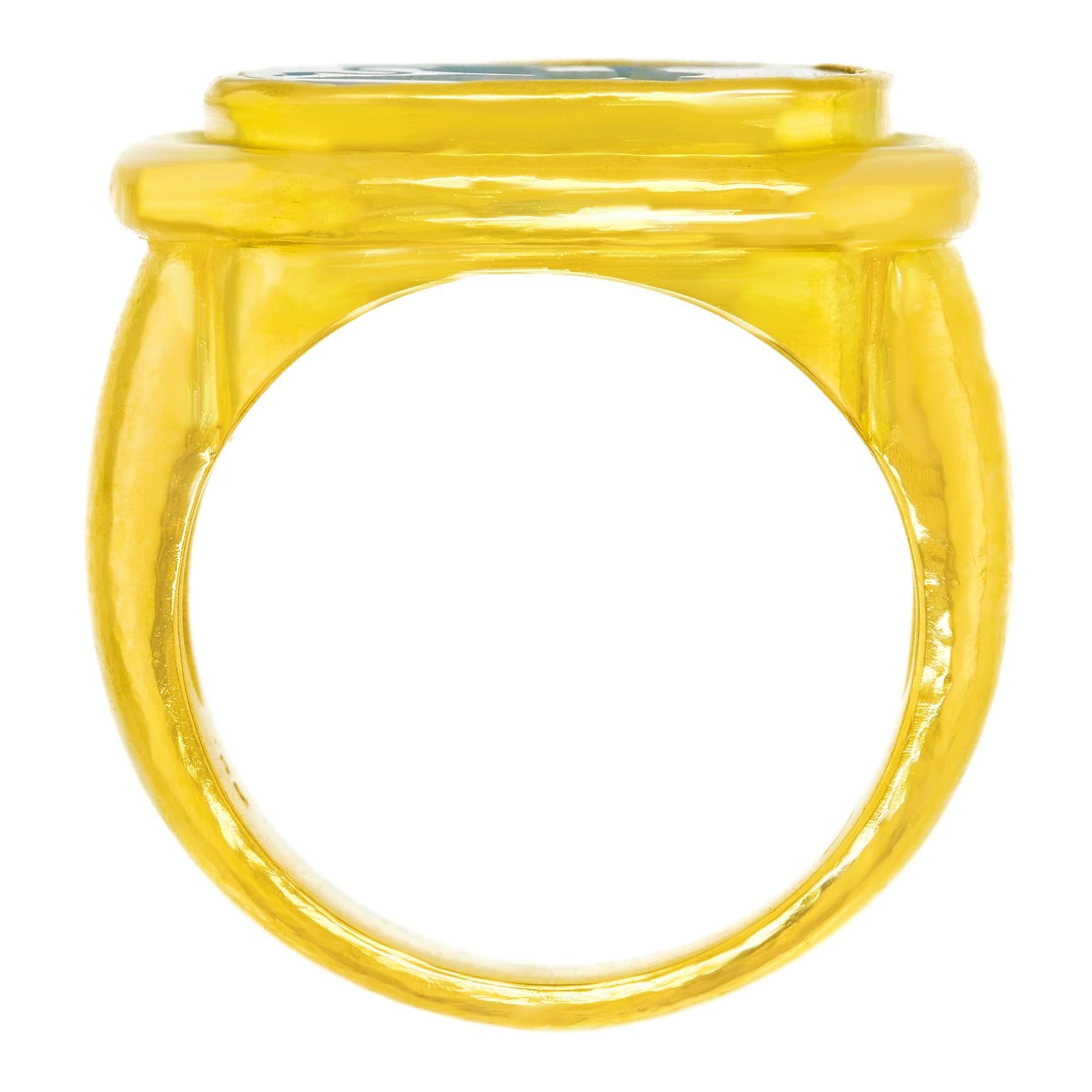 Elizabeth Locke Agate-Set Gold Seal Ring 2