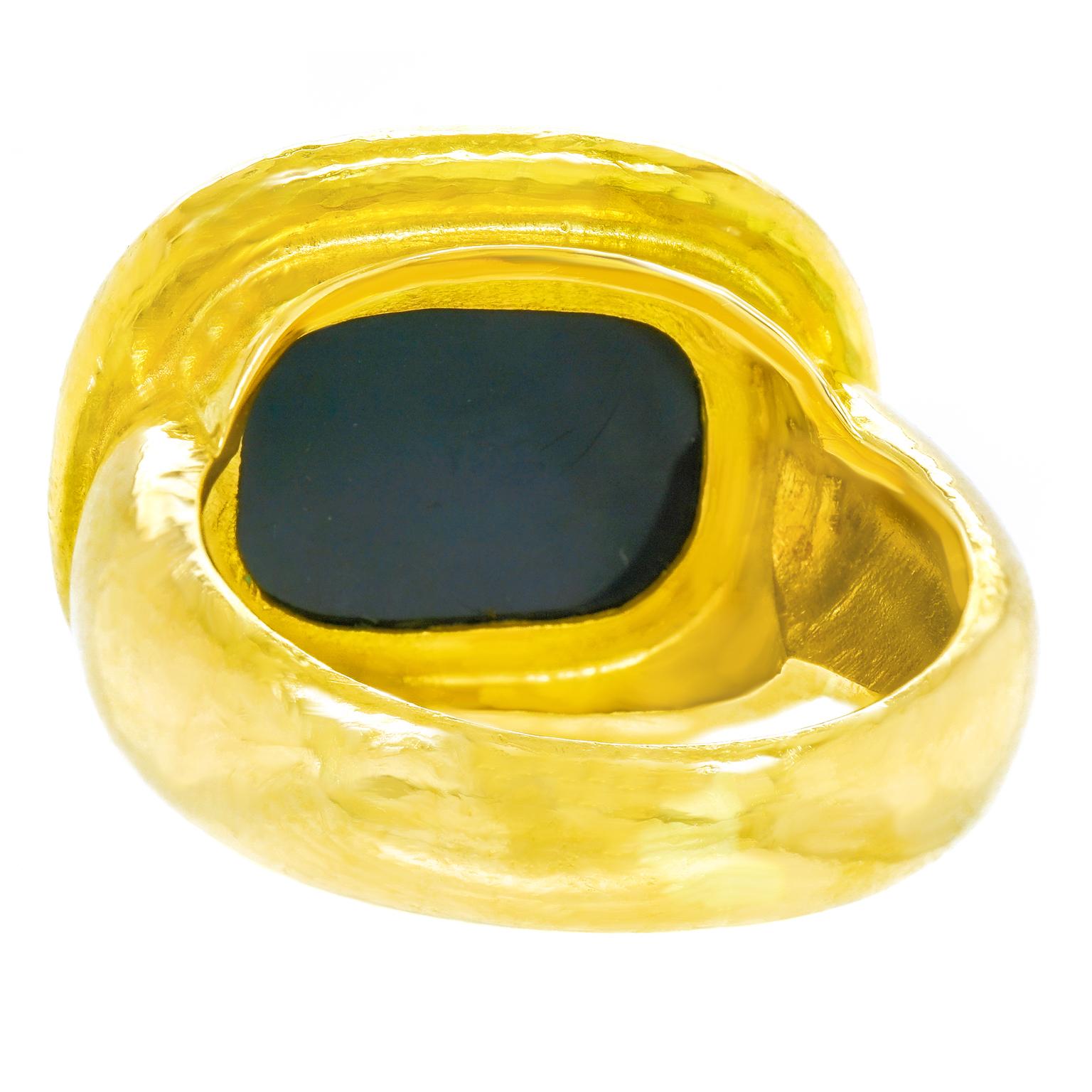 Elizabeth Locke Agate-Set Gold Seal Ring 1