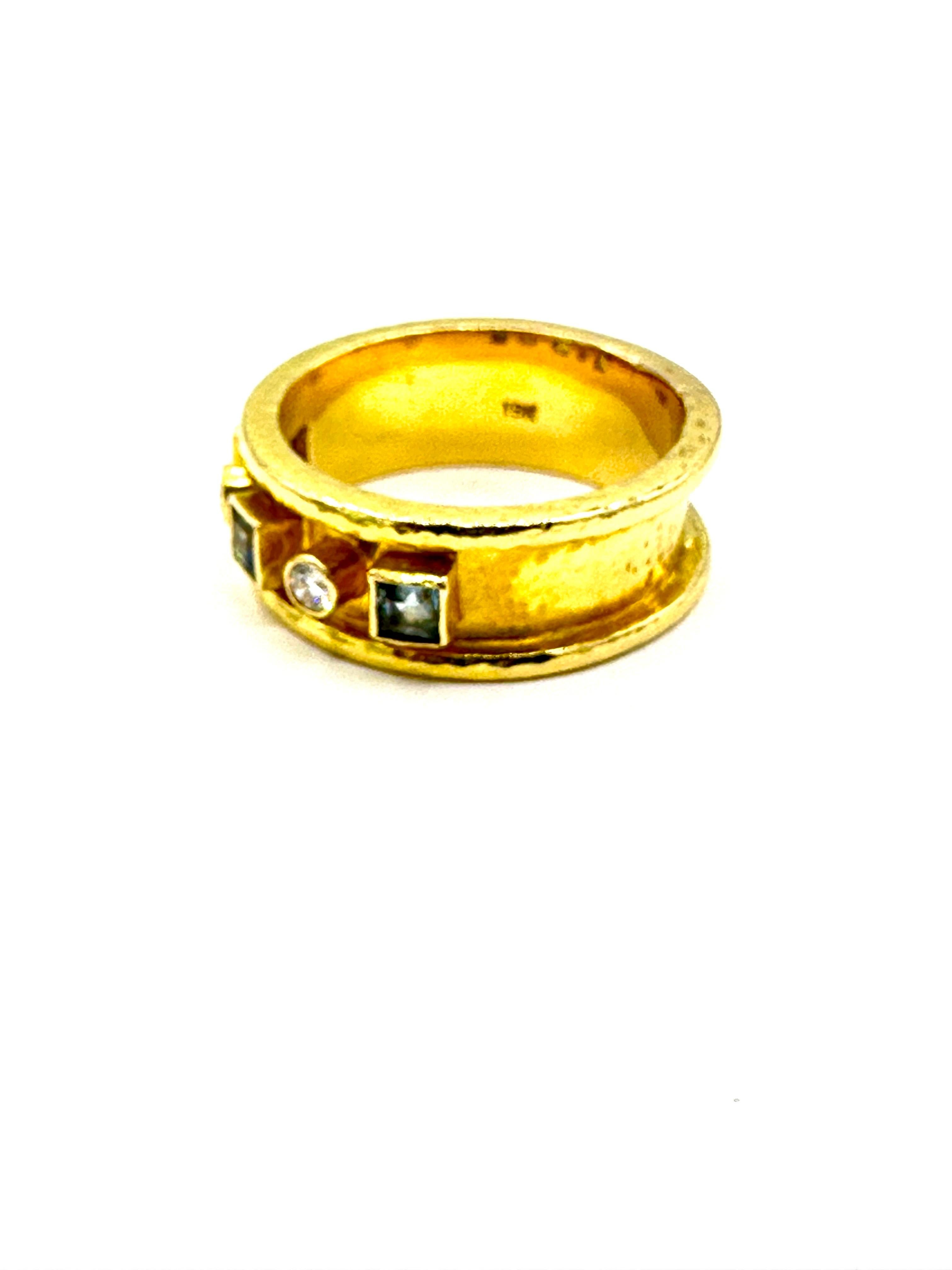 Elizabeth Locke: 19 Karat strukturierter Gelbgold Bandring mit Aquamarin und Diamant im Zustand „Hervorragend“ in Chevy Chase, MD