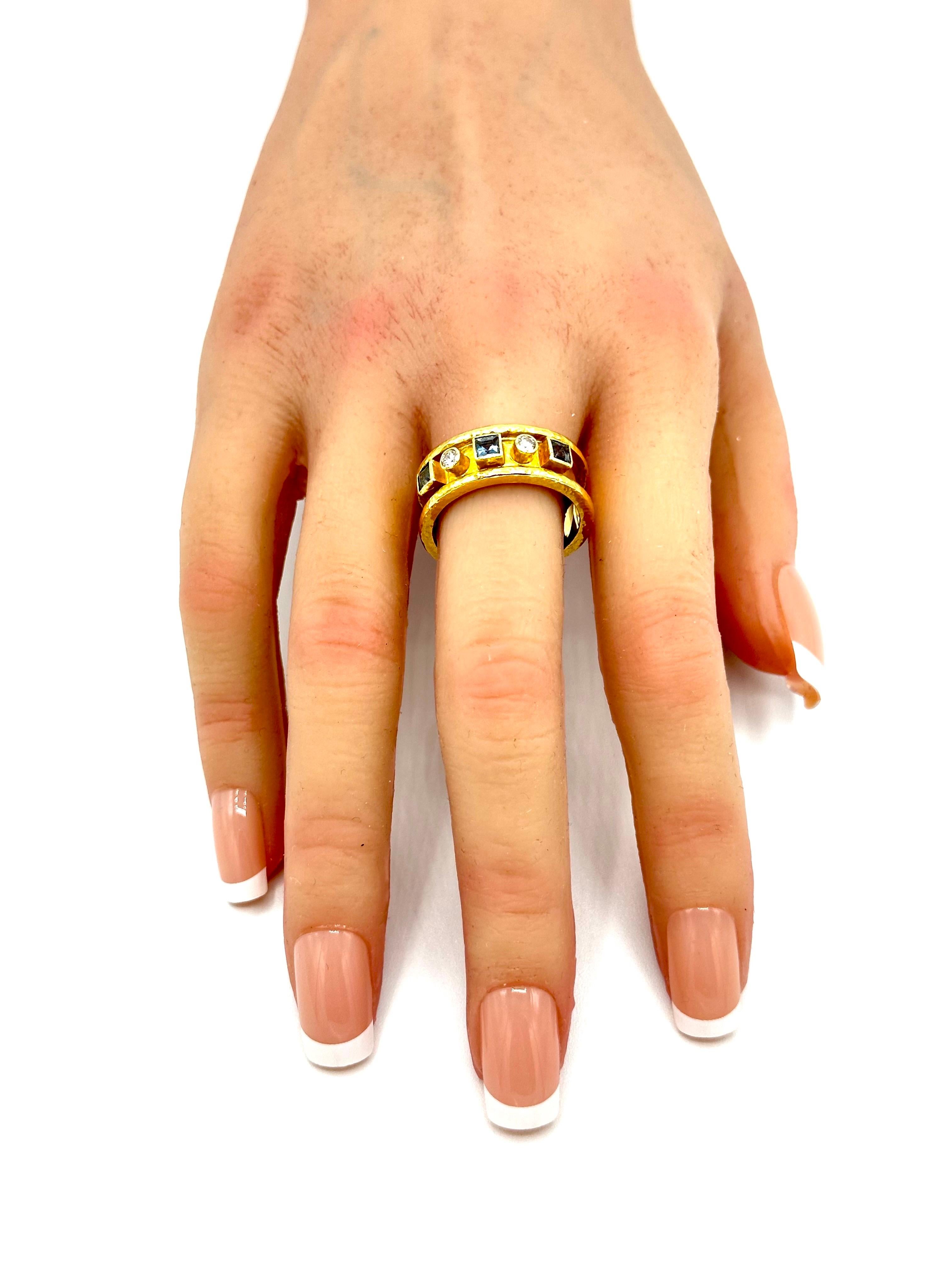Elizabeth Locke Aquamarine and Diamond 19K Textured Yellow Gold Band Ring For Sale 3