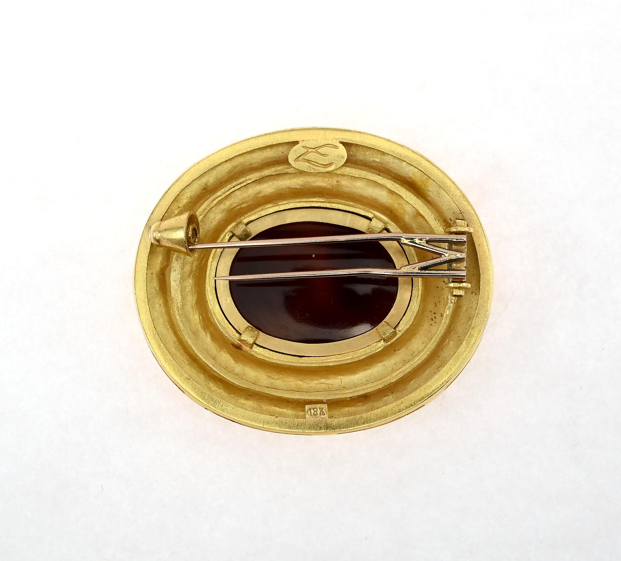 Elizabeth Locke - Broche en intaille en verre vénitien noir Excellent état - En vente à Darnestown, MD