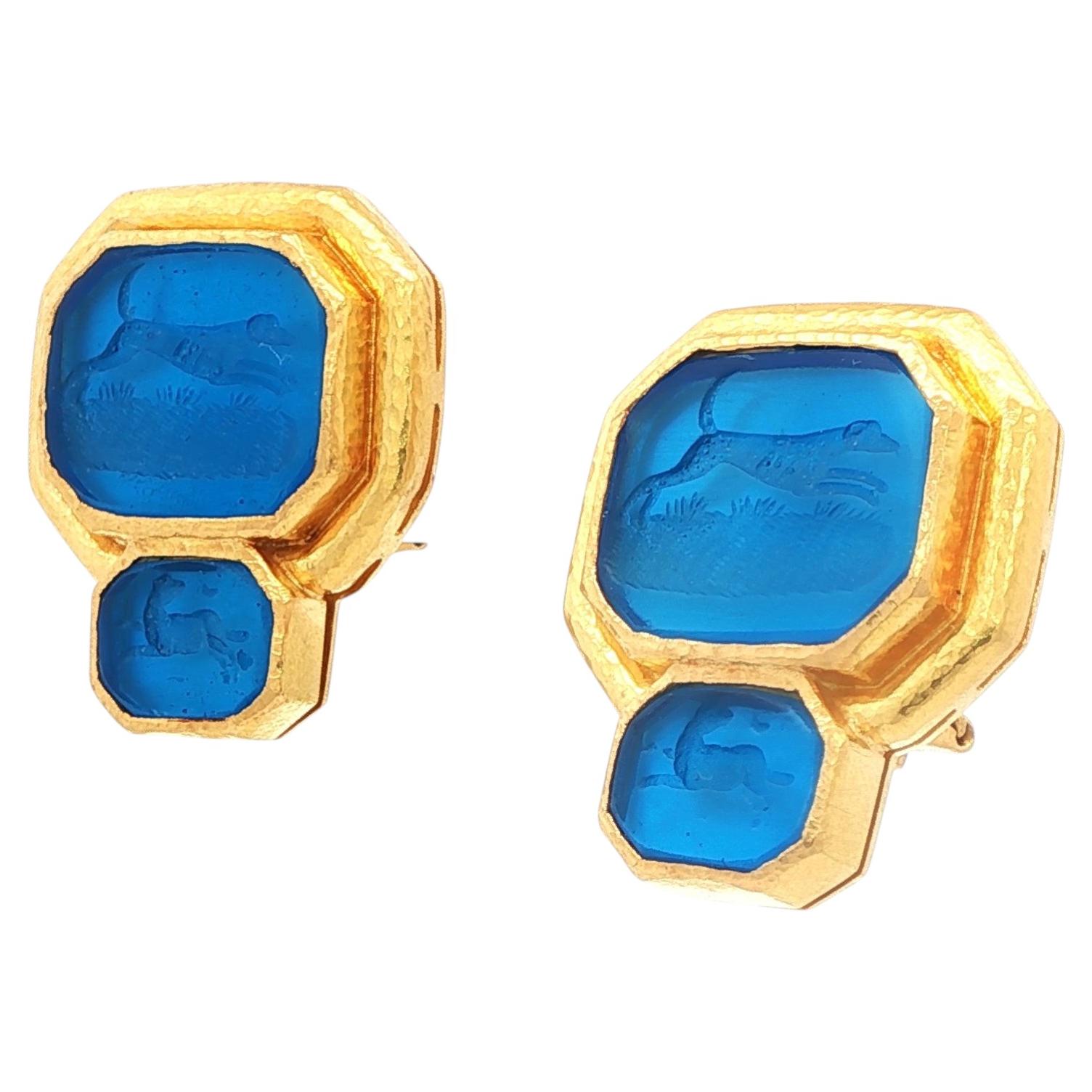 Elizabeth Locke Blauer venezianischer Glashund Intaglio-Ohrringe im Angebot