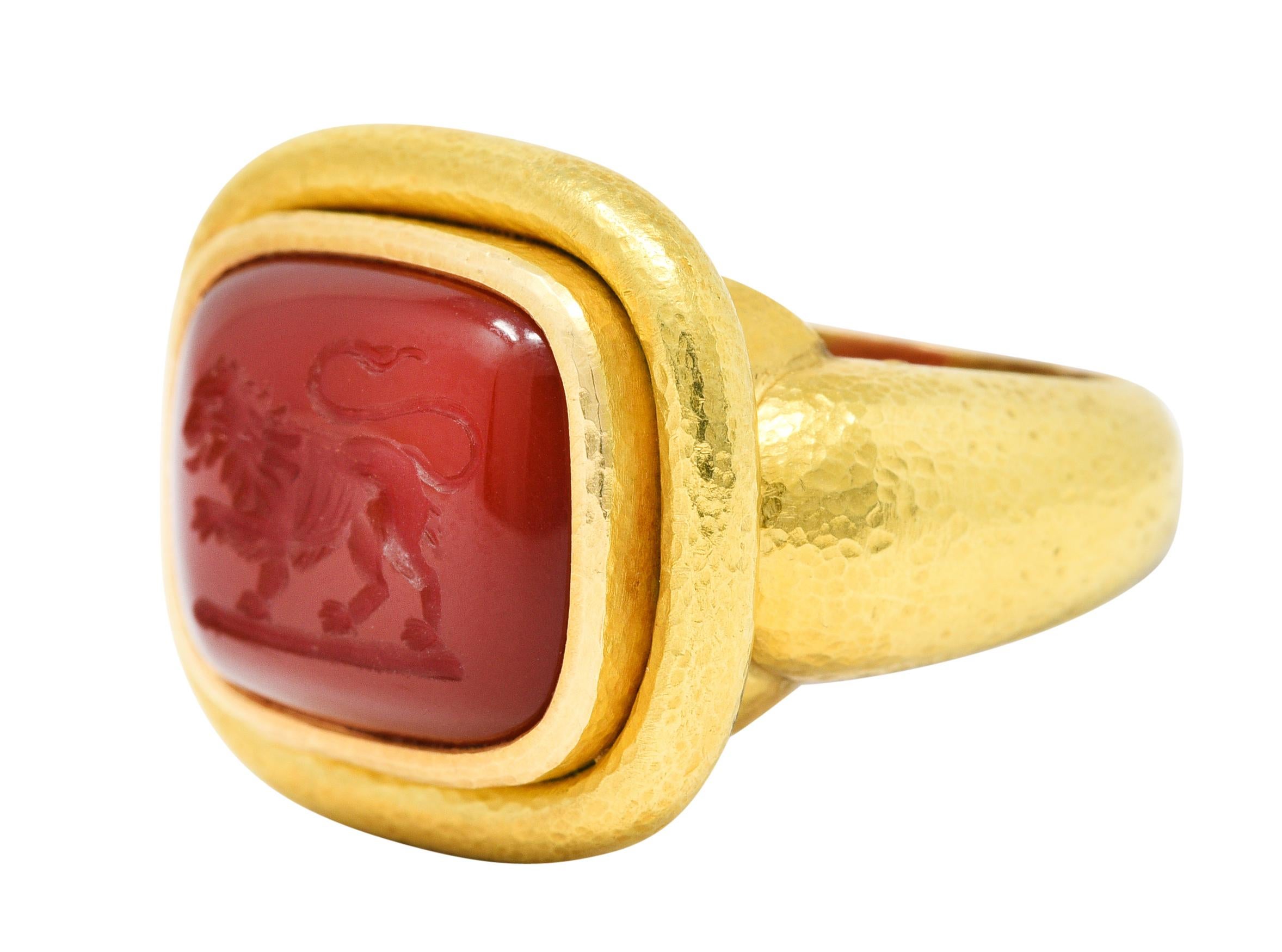 Women's or Men's Elizabeth Locke Carnelian Intaglio 18 Karat Yellow Gold Lion Signet Ring
