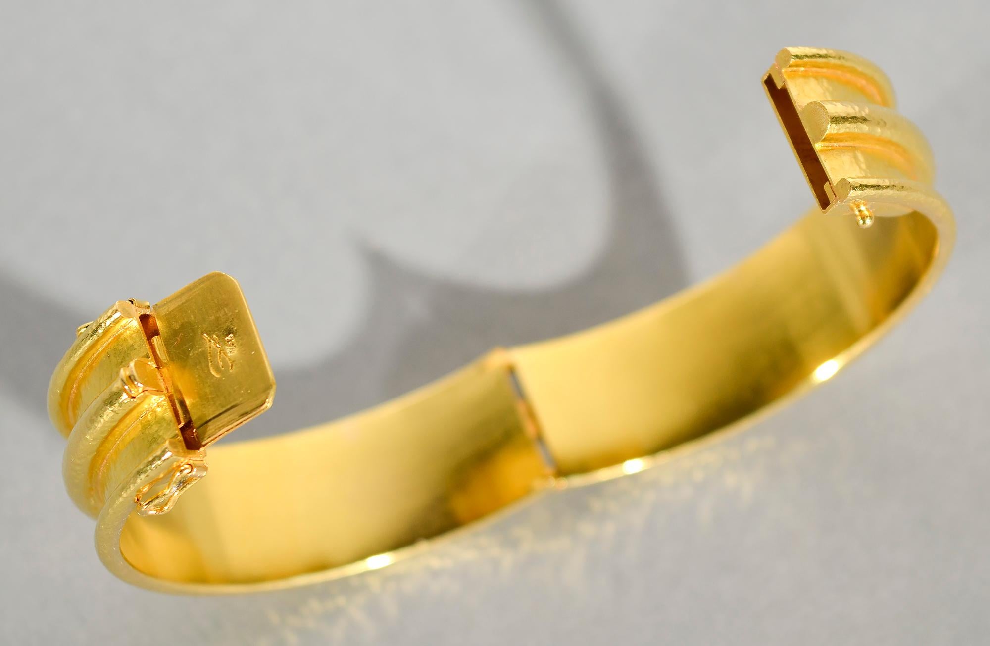 Contemporary Elizabeth Locke Channeled Gold Bangle Bracelet