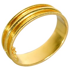 Elizabeth Locke Channeled Gold Bangle Bracelet