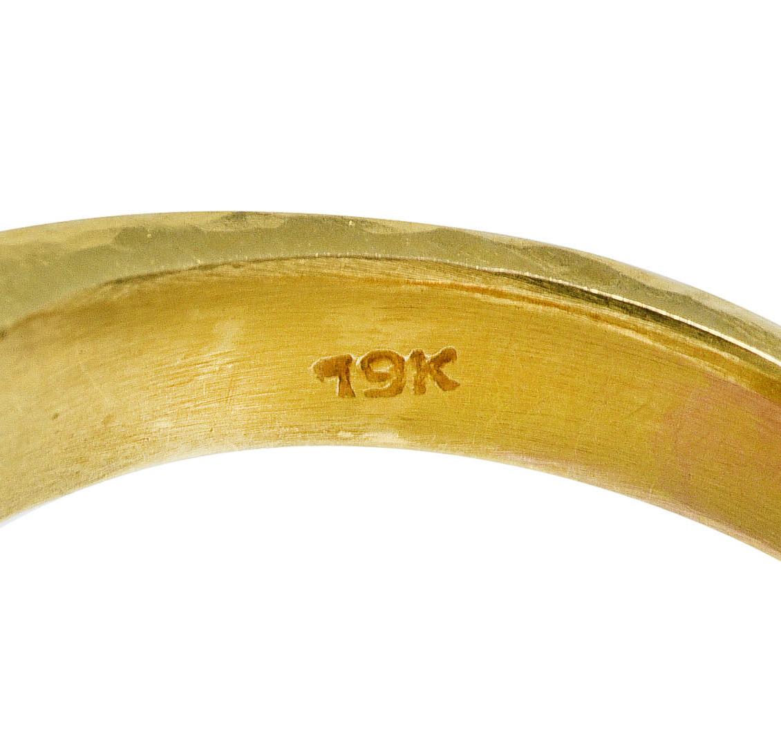 Women's or Men's Elizabeth Locke Contemporary 19 Karat Yellow Gold Intaglio Crane Signet Ring