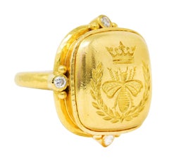 Elizabeth Locke Diamond 19 Karat Yellow Gold Queen Bee Ring