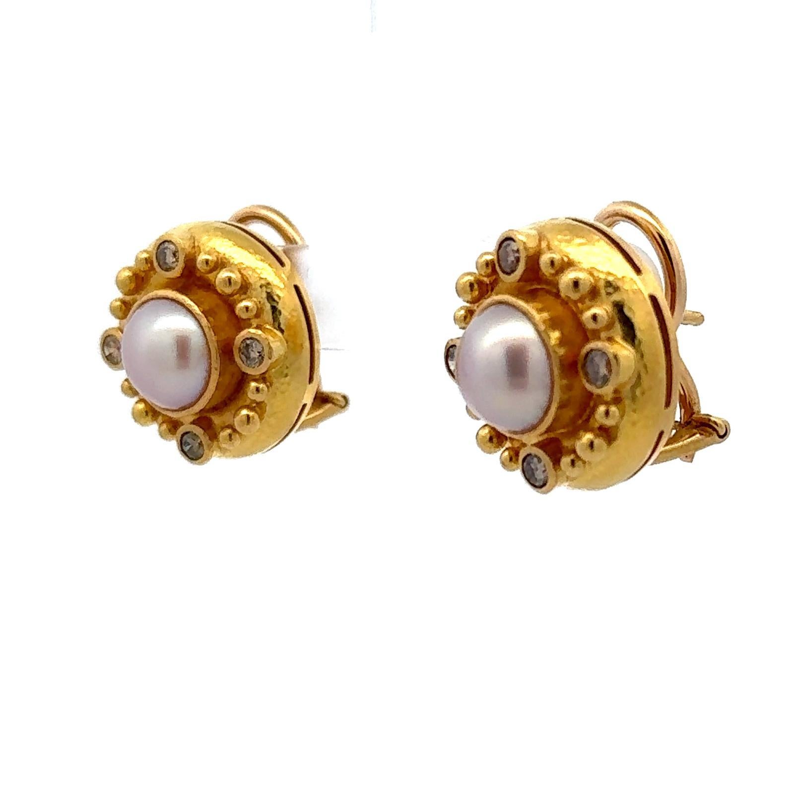 Modern Elizabeth Locke Diamond Pearl 19 Karat Yellow Hammered Gold Clip-On Earrings For Sale