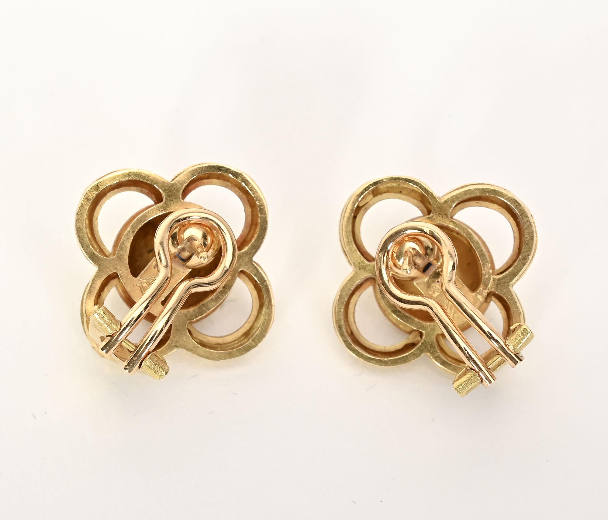Elizabeth Locke Gold Earrings with Lapis Lazuli In Excellent Condition For Sale In Darnestown, MD