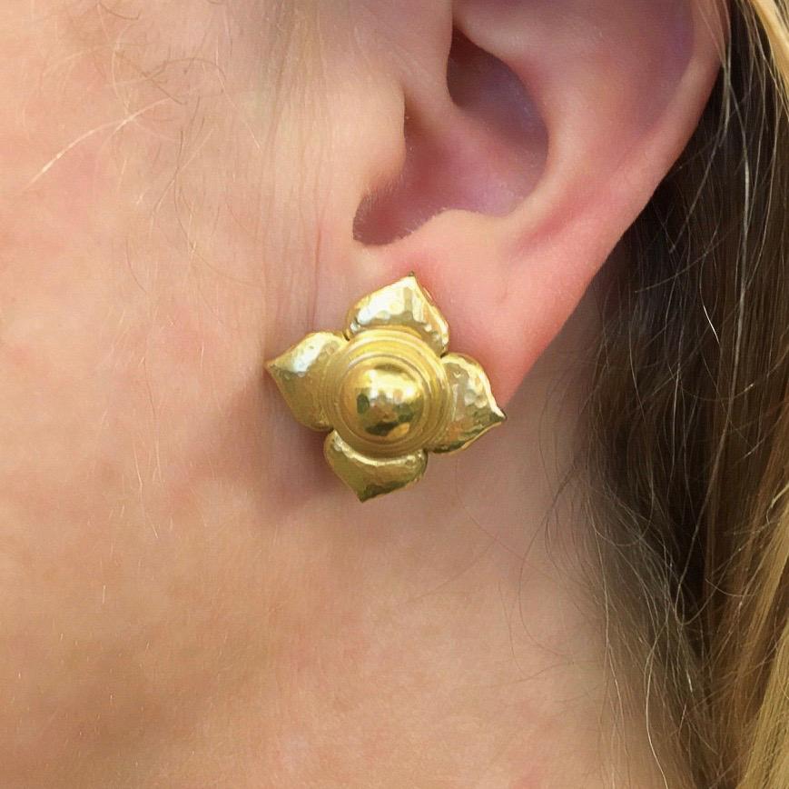 Women's or Men's Elizabeth Locke Gold Flower Earrings