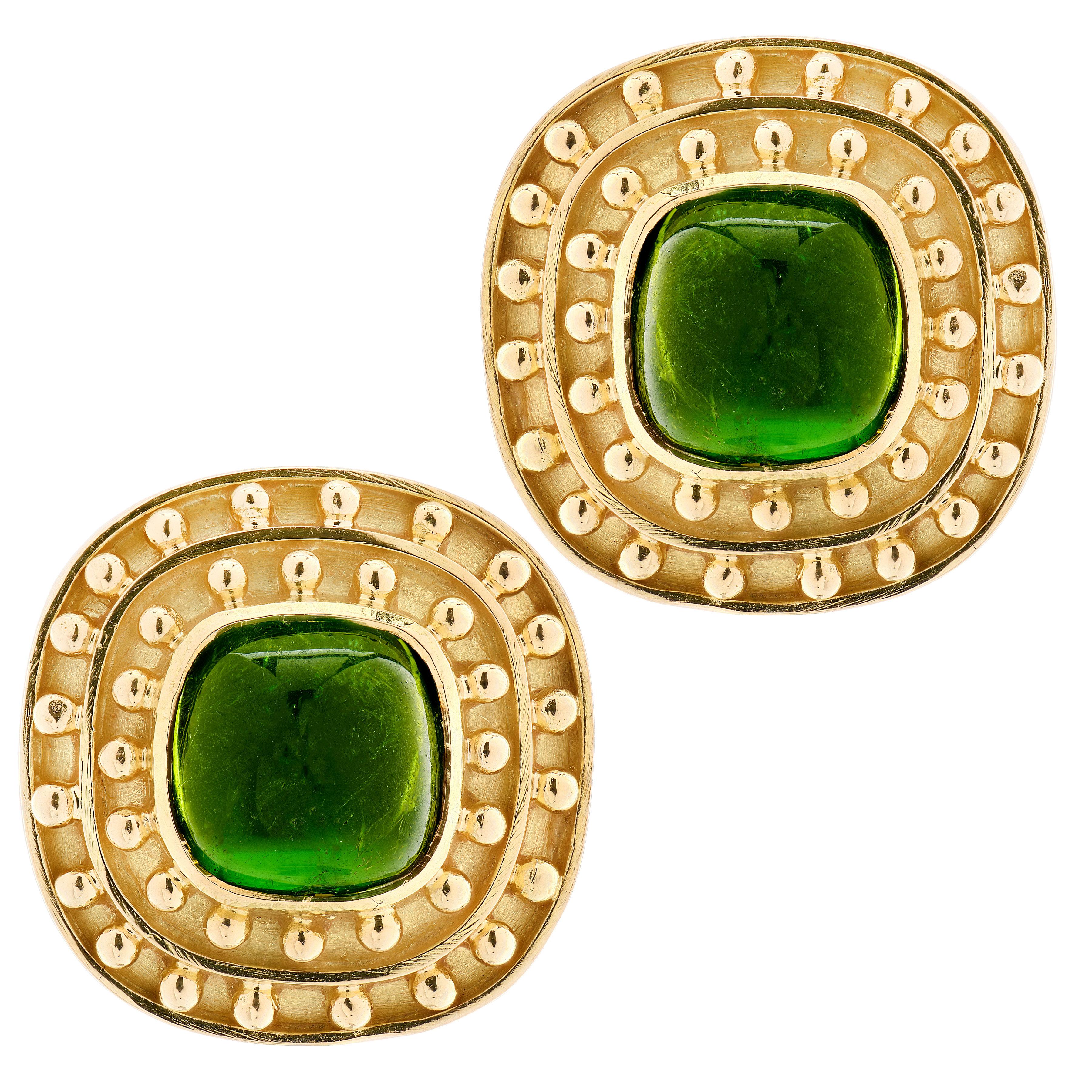 Taille cabochon Boucles d'oreilles en tourmaline verte d'Elizabeth Locke en vente