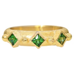 Elizabeth Locke Harlequin 19K Yellow Gold Tsavorite Band Ring