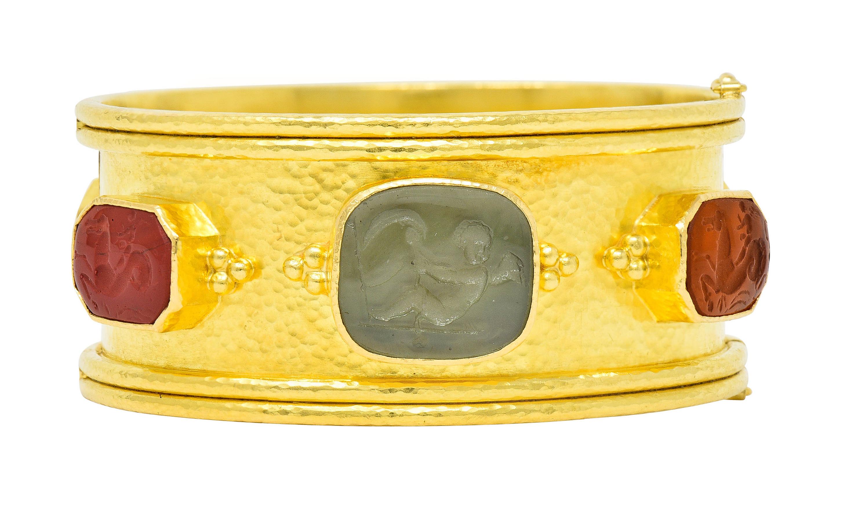 Elizabeth Locke Intaglio 19 Karat Hammered Gold Bangle Bracelet In Excellent Condition In Philadelphia, PA