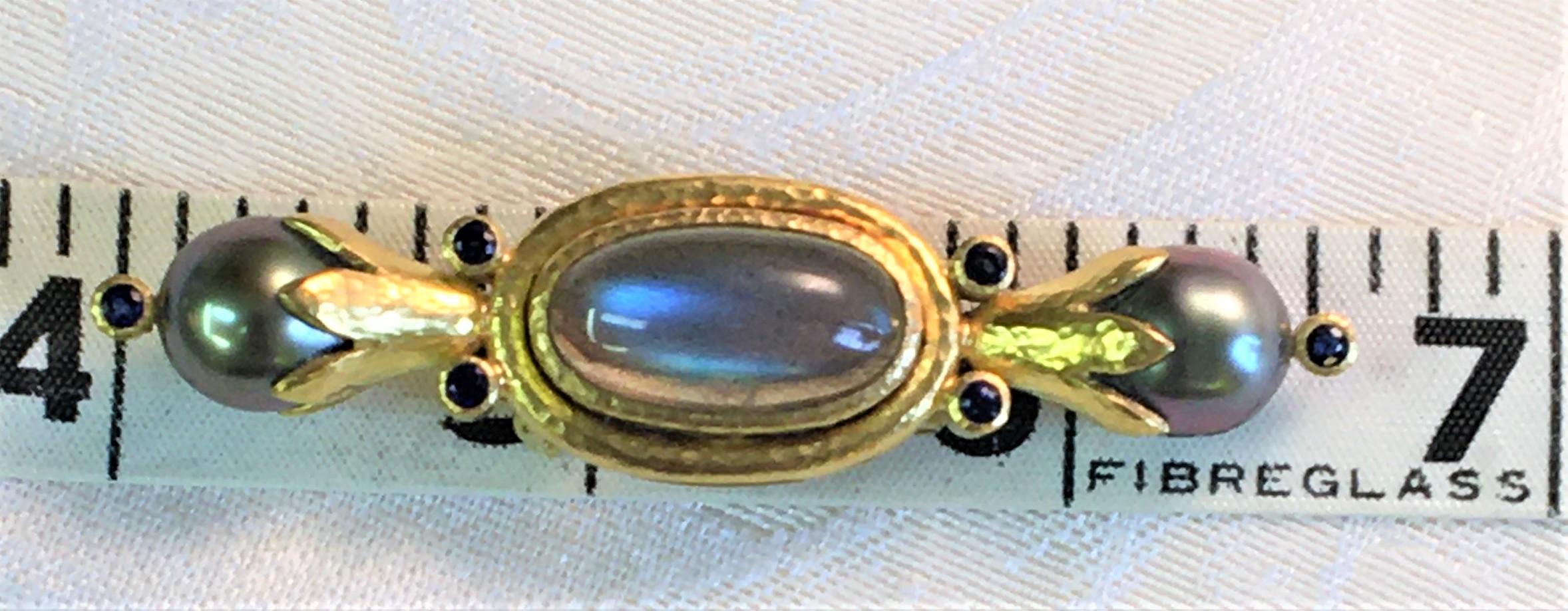 Elizabeth Locke Labradorite Pearl Sapphire Brooch In Excellent Condition For Sale In Cincinnati, OH